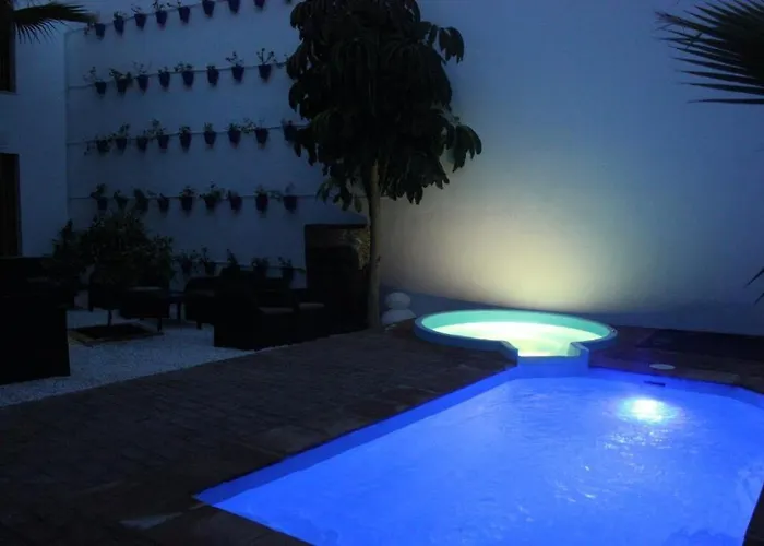 Casa Patio Palmeras 3 Y 4 *