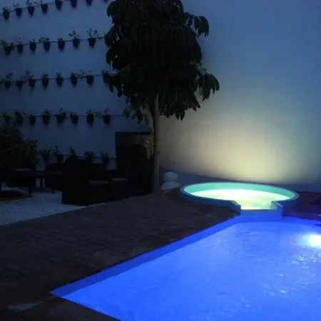 Casa Patio Palmeras 3 Y 4 *